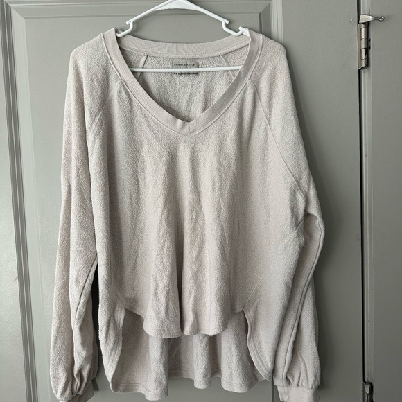 Urban Outfitters Pullover - Picture 1 of 2